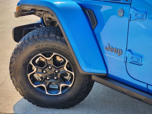 Used 2023 Jeep Wrangler Unlimited Rubicon 4xe AWD/4WD image 17