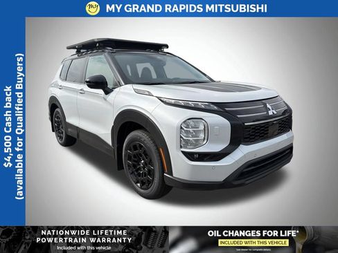 New 2026 Mitsubishi Outlander AWD image 1