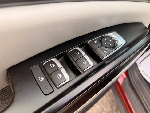 Certified 2023 Kia Carnival LX FWD image 13