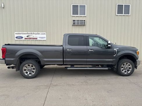 Used 2017 Ford F250 Lariat w/ Chrome Package image 1