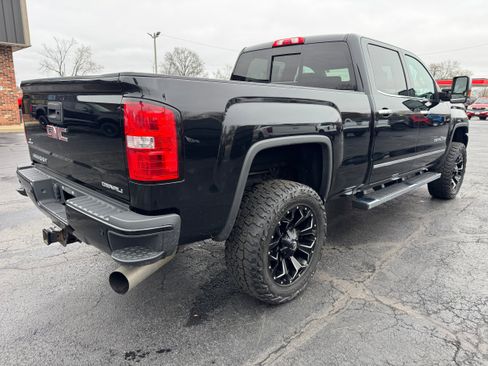 Used 2019 GMC Sierra 2500 Denali w/ Duramax Plus Package image 7