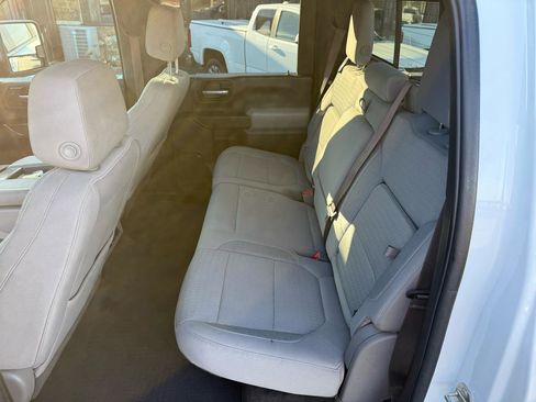 Used 2022 Chevrolet Silverado 3500 LT w/ Convenience Package image 7