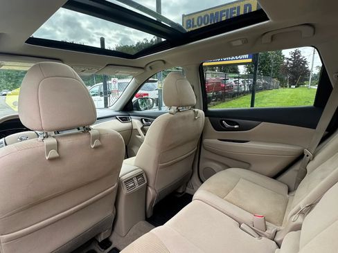 Used 2015 Nissan Rogue SV w/ SV Premium Package AWD/4WD image 23