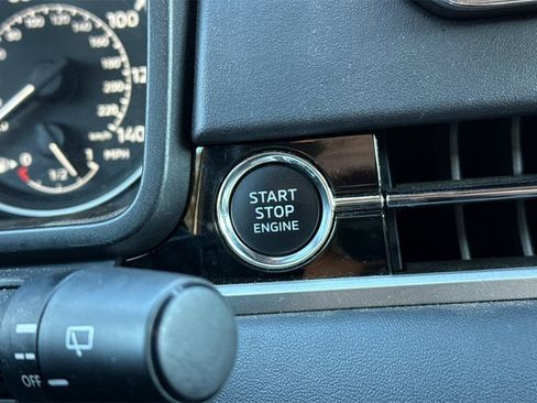 Used 2024 Mitsubishi Outlander FWD image 32