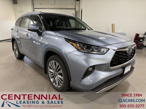 Used 2021 Toyota Highlander Platinum image 1