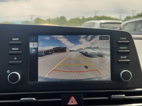 Certified 2025 Hyundai Elantra SE FWD image 21