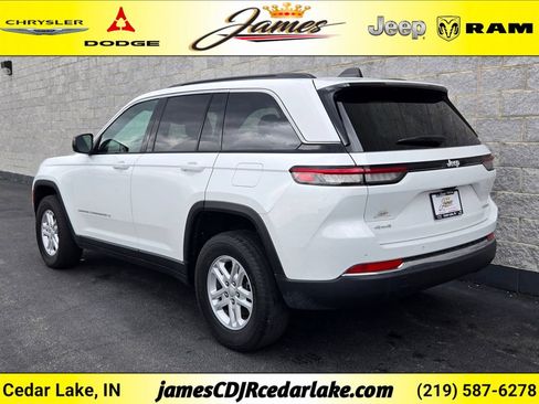 Used 2024 Jeep Grand Cherokee Laredo w/ Luxury Tech Group I AWD/4WD image 3