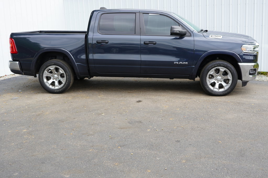 Used 2025 RAM 1500 Big Horn AWD/4WD image 2