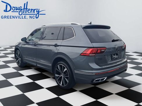 Used 2022 Volkswagen Tiguan SEL R-Line AWD/4WD image 3