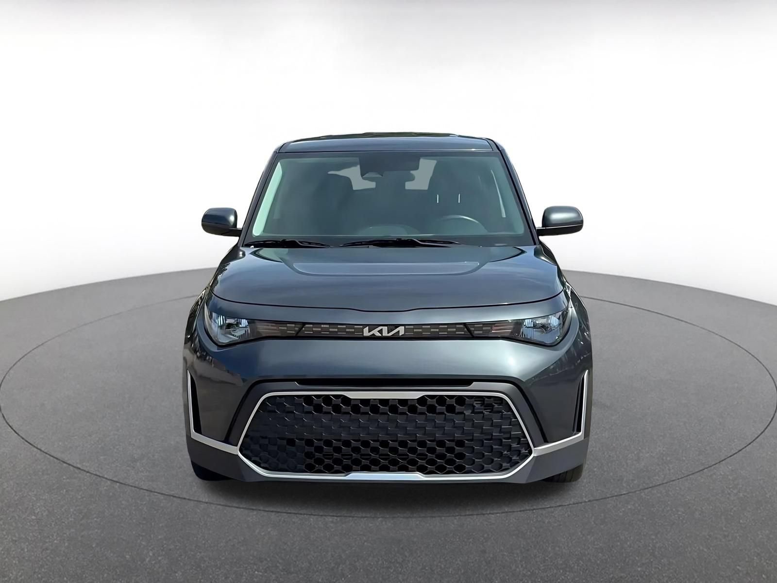Used 2025 Kia Soul LX w/ LX Technology Package FWD image 4