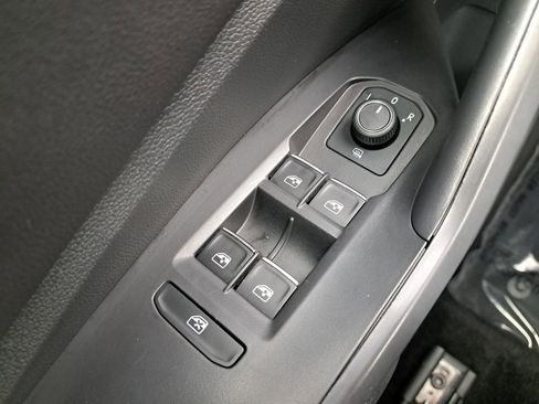 Used 2024 Volkswagen Jetta SE image 27