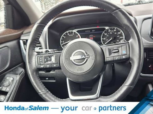 Used 2023 Nissan Rogue SV w/ SV Premium Package image 15