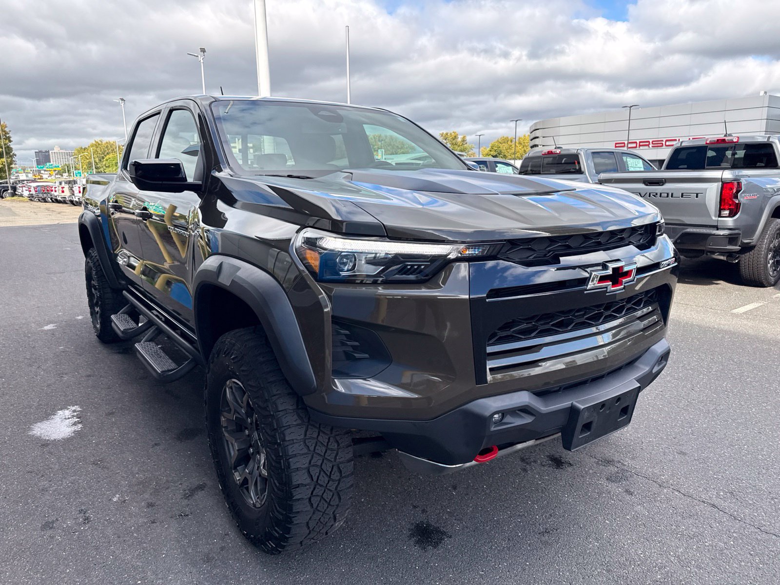 Used 2024 Chevrolet Colorado ZR2 w/ Safety Package AWD/4WD image 4