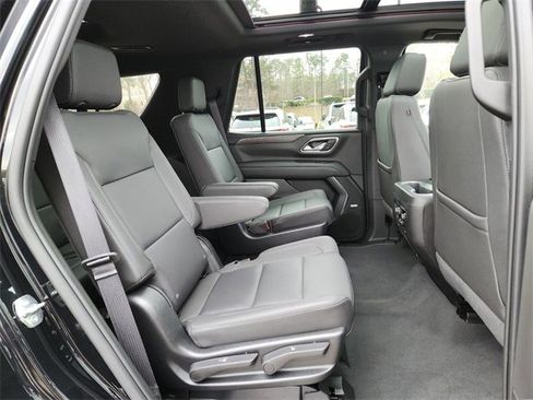 Used 2023 Chevrolet Tahoe Z71 w/ Luxury Package image 19