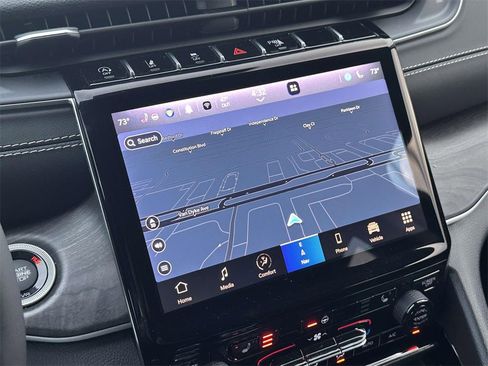 Used 2023 Jeep Grand Cherokee Limited image 24