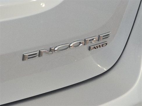 Used 2022 Buick Encore Preferred w/ Safety Package image 9