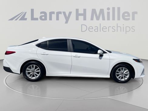 Used 2026 Toyota Camry LE FWD image 6