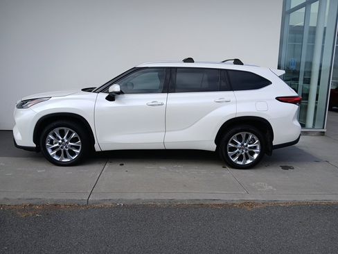 Used 2020 Toyota Highlander Limited image 6