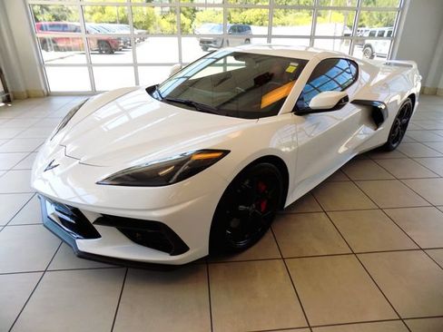 Used 2021 Chevrolet Corvette Stingray Premium Cpe w/ Z51 Performance Package RWD image 4