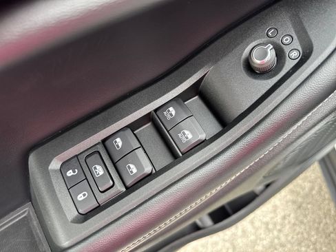 Certified 2025 Jeep Grand Cherokee Altitude AWD/4WD image 14