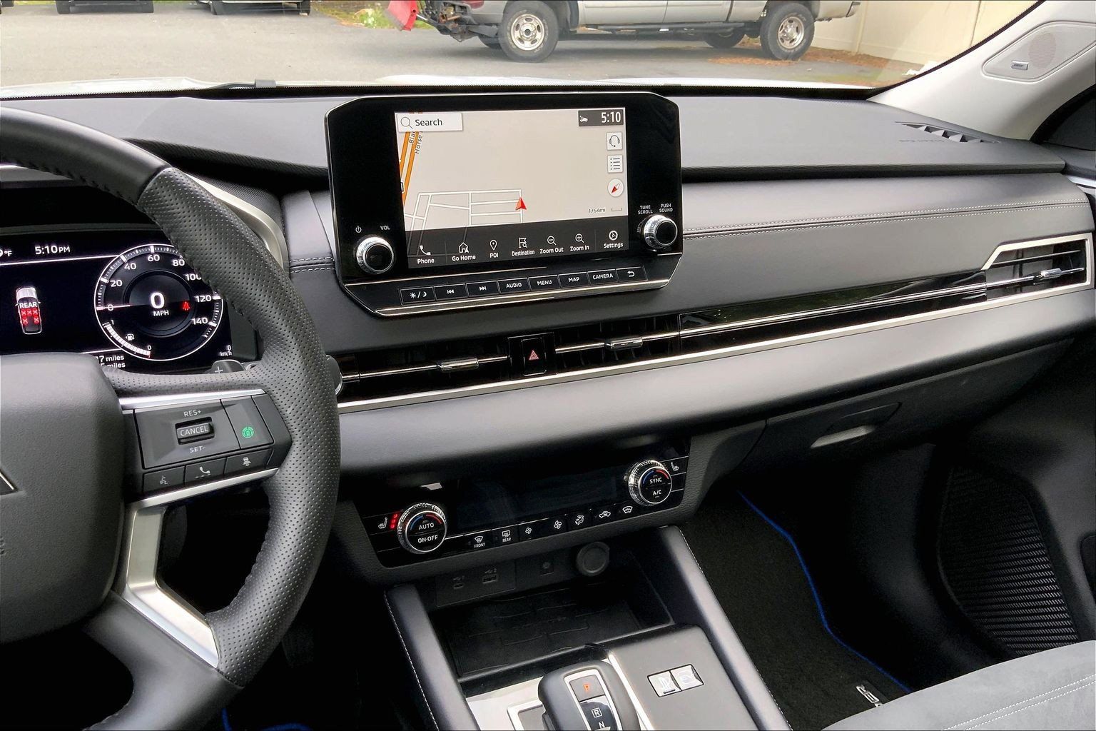 Used 2025 Mitsubishi Outlander 4WD Plug-In Hybrid image 8