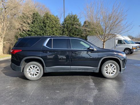 Used 2021 Chevrolet Traverse LT image 10
