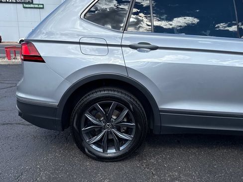 Used 2023 Volkswagen Tiguan SE AWD/4WD image 31