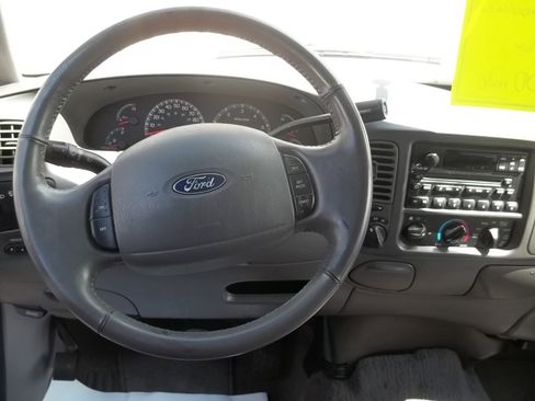 Used 2003 Ford F150 XLT image 9