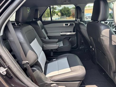 Used 2024 Ford Explorer XLT w/ Equipment Group 202A RWD image 12