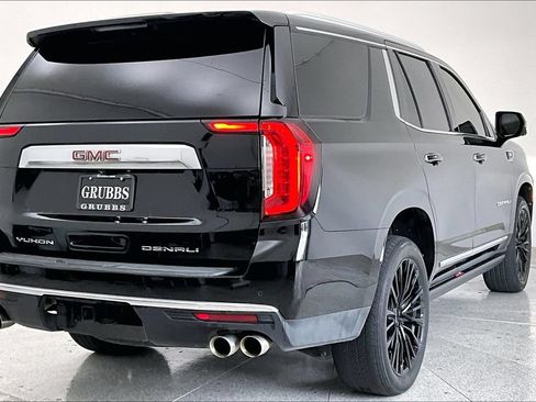 Used 2023 GMC Yukon Denali AWD/4WD image 2