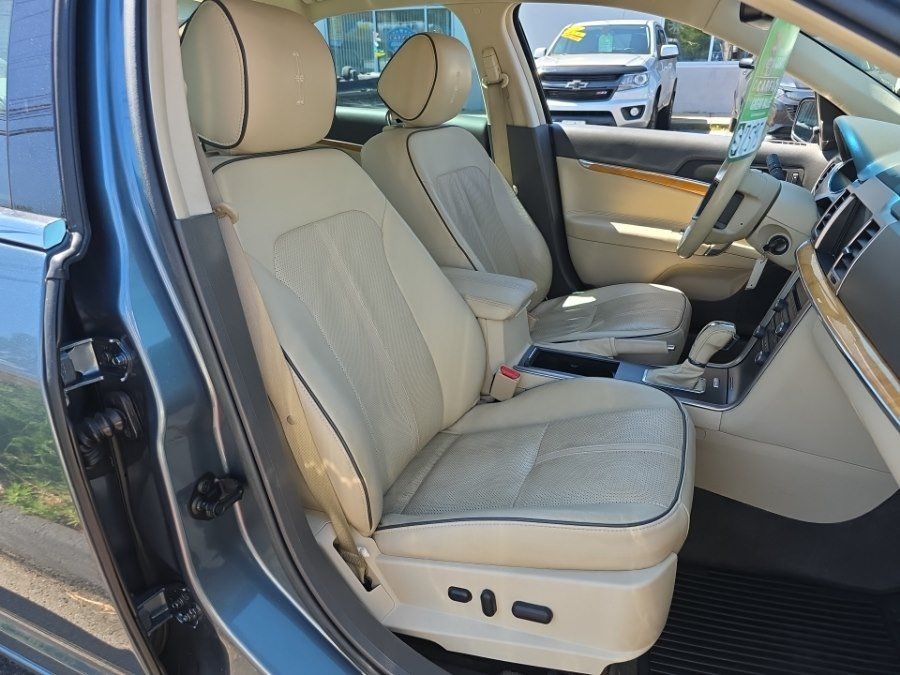 Used 2012 Lincoln MKZ FWD image 9
