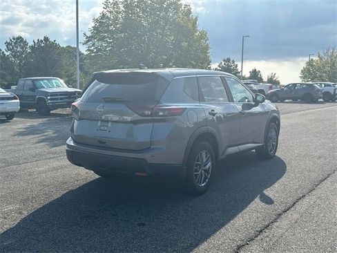 New 2026 Nissan Rogue S image 4