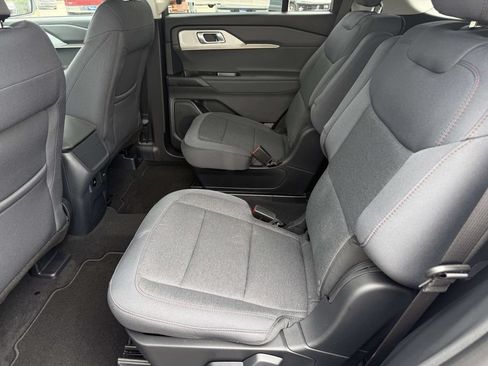 New 2026 Ford Explorer Active RWD image 28