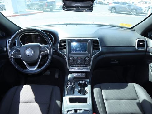 Used 2020 Jeep Grand Cherokee Laredo RWD image 7