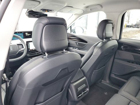 New 2026 Lincoln Nautilus Premier image 28