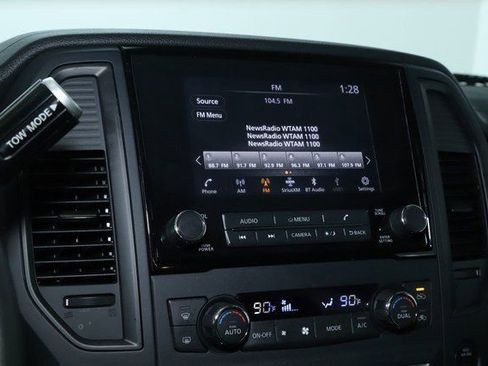 Used 2024 Nissan Titan SV w/ SV Convenience Package image 27