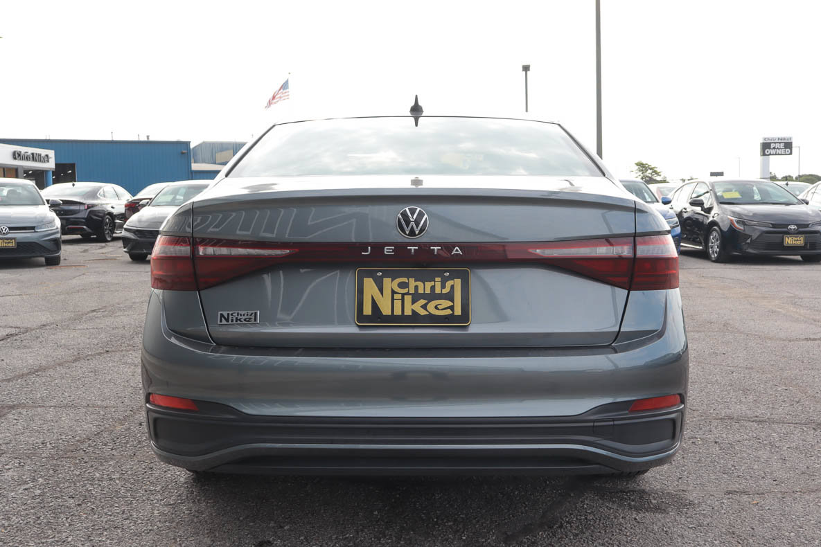 Used 2025 Volkswagen Jetta Sport FWD image 5
