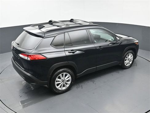 Used 2023 Toyota Corolla Cross LE image 40