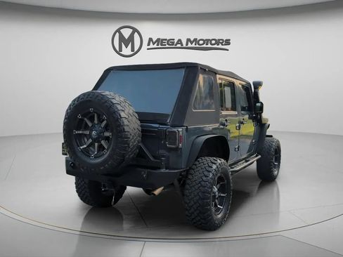 Used 2016 Jeep Wrangler Unlimited Rubicon w/ Connectivity Group AWD/4WD image 7