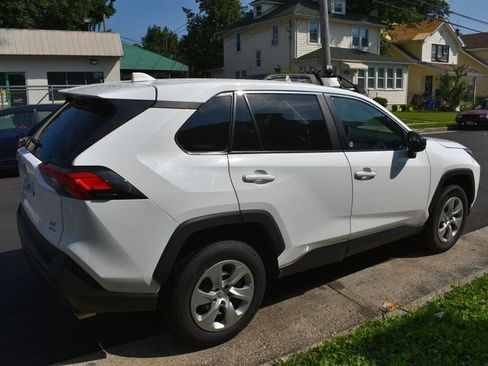 Used 2025 Toyota RAV4 LE AWD/4WD image 4