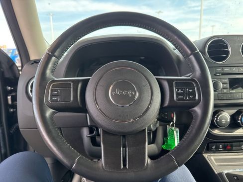 Used 2017 Jeep Patriot Latitude image 11