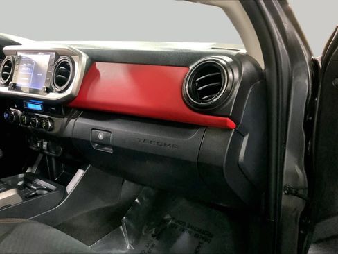 Used 2023 Toyota Tacoma SR5 AWD/4WD image 19