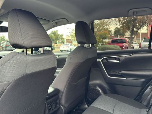 Used 2025 Toyota RAV4 XLE image 27
