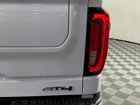 Used 2024 GMC Sierra 1500 AT4 w/ Technology Package AWD/4WD image 12