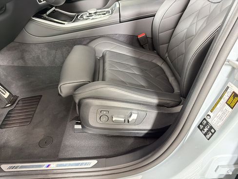 Used 2025 BMW X5 xDrive40i w/ M Sport Package AWD/4WD image 14