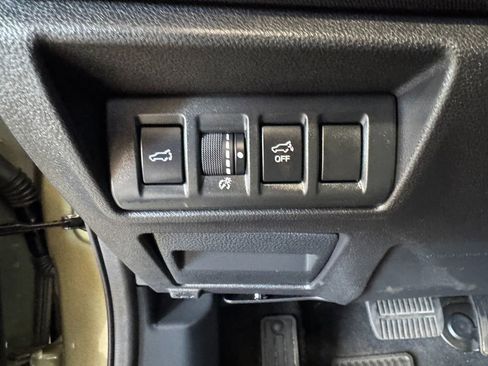 Used 2024 Subaru Outback Premium AWD/4WD image 11