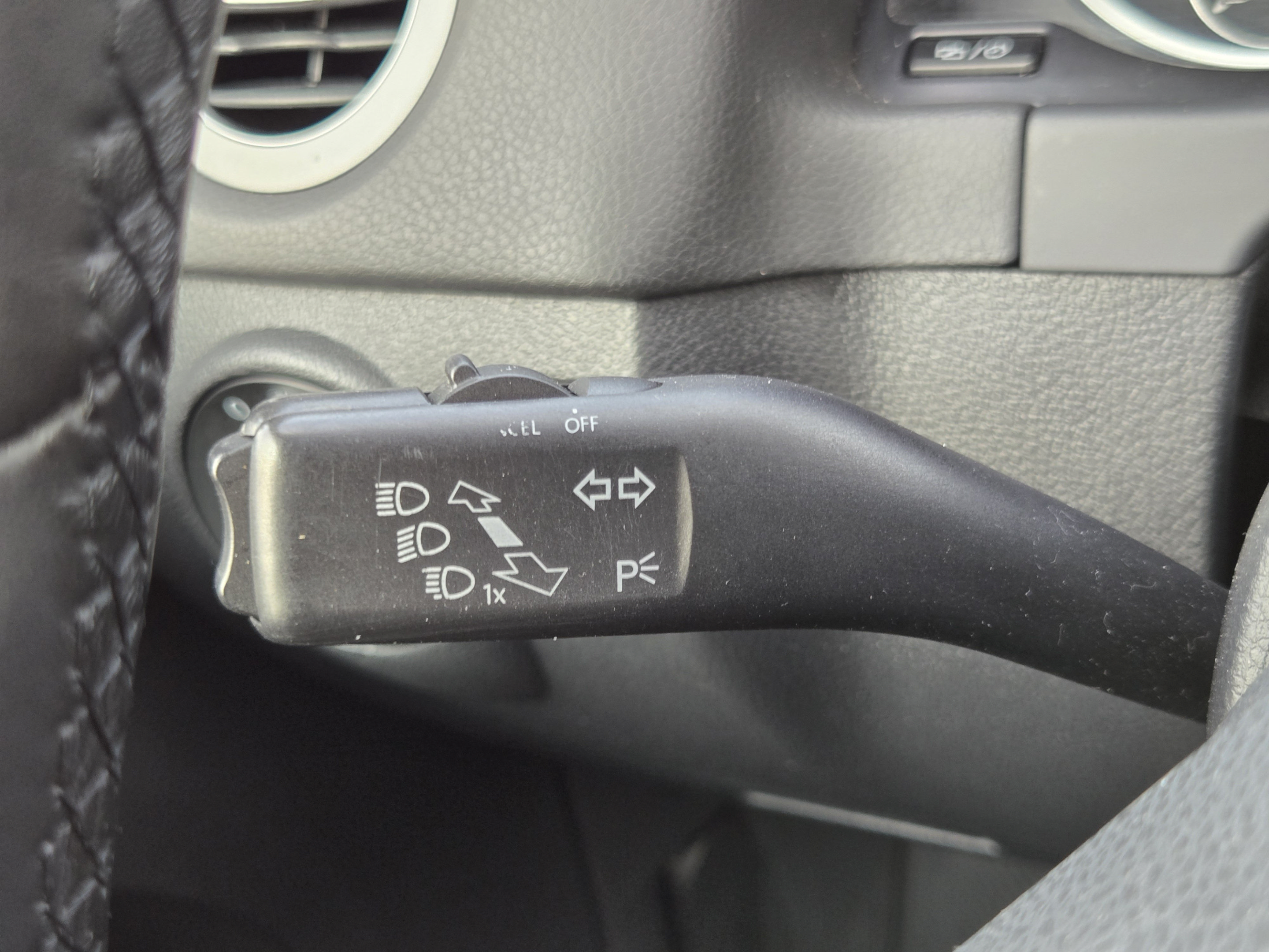 Used 2014 Volkswagen Tiguan S AWD/4WD image 18