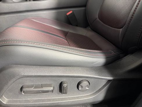 Used 2025 Honda Pilot Black Edition image 24