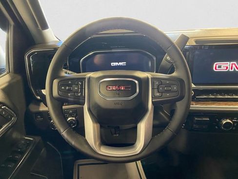 Used 2024 GMC Sierra 1500 SLE w/ Preferred Package image 13