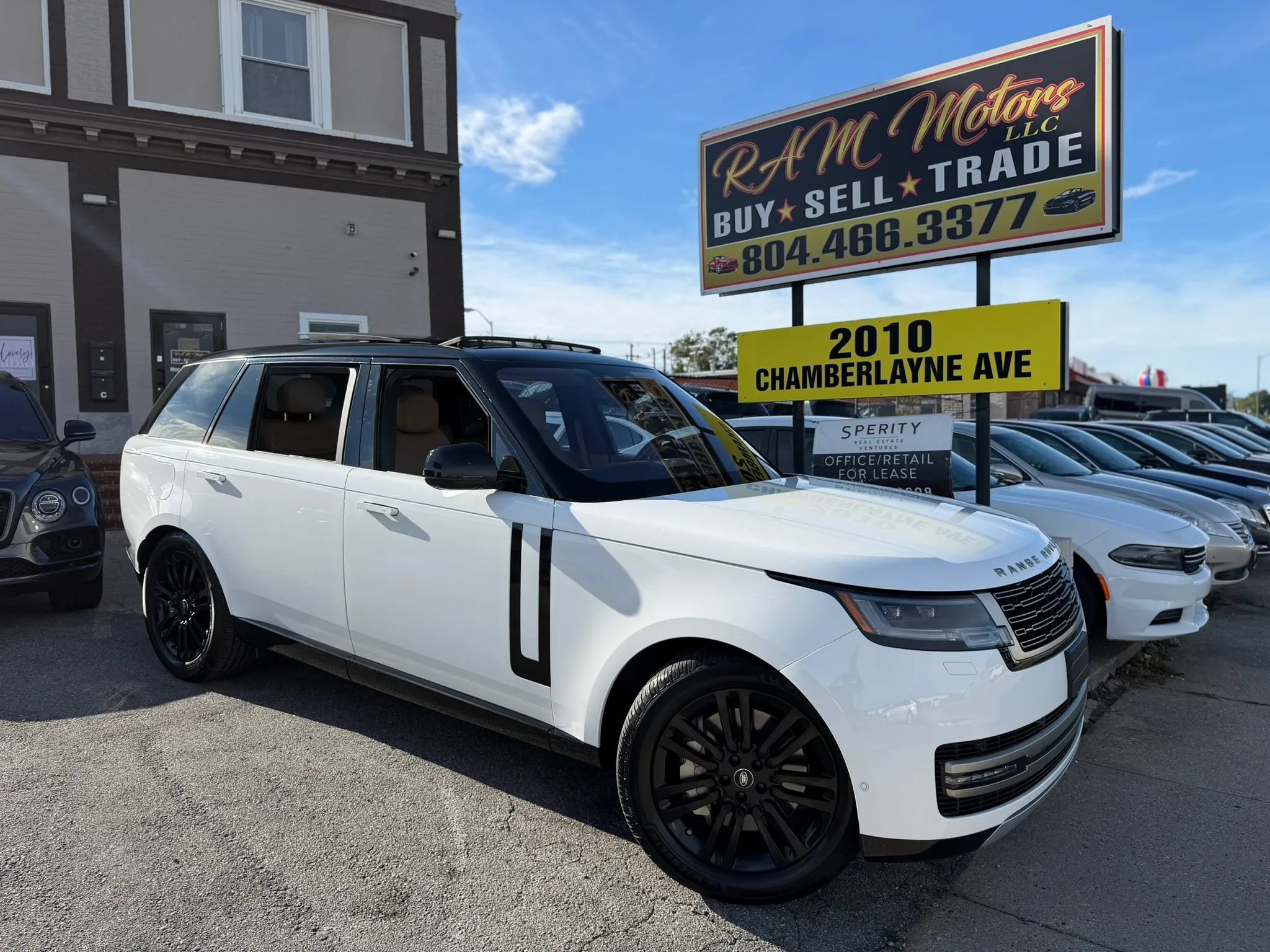 Used 2023 Land Rover Range Rover Long Wheelbase SE AWD/4WD image 40